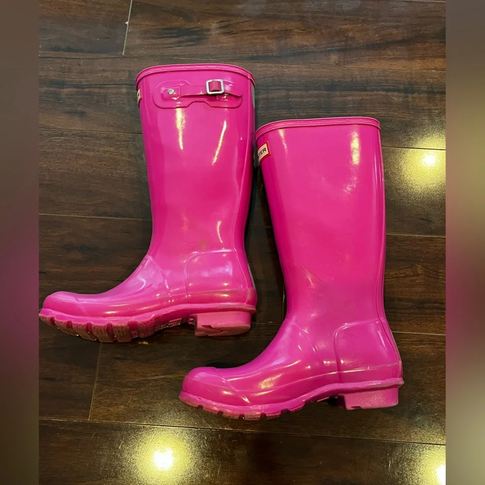 EUC - Hunter Hot Pink High Calf Rain Boots - Girls Size 6  - with box